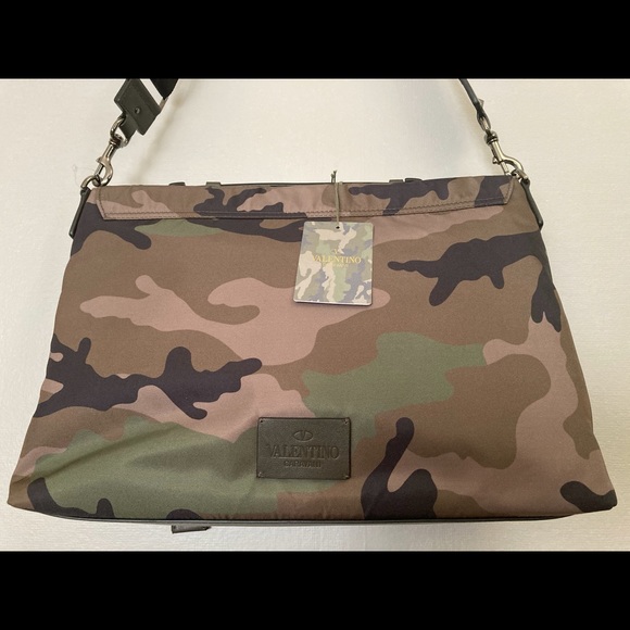 Valentino Garavani Camouflage Messenger Bag NWT - Picture 12 of 16